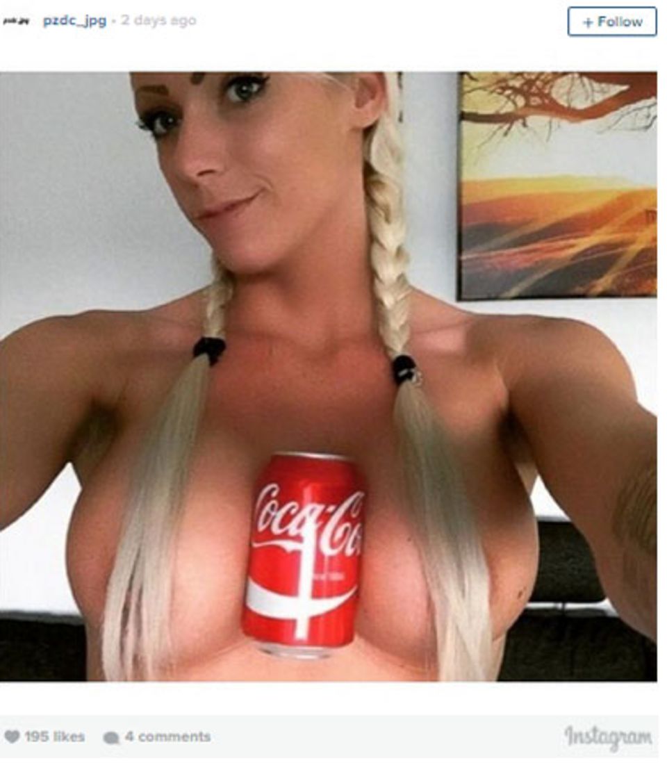Hold a Coke with your Boobs Challenge – Big Tits Pictures & Videos