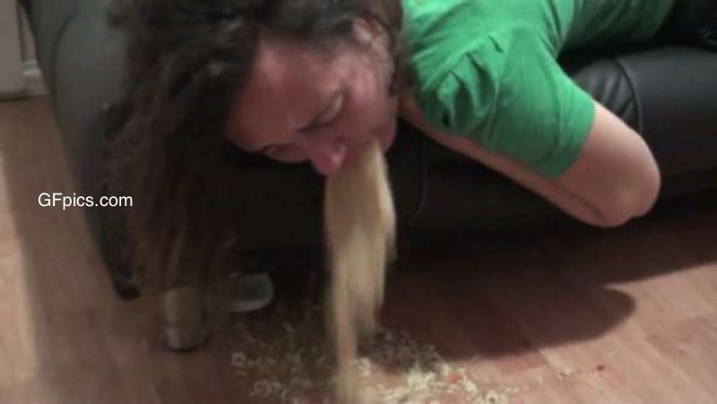 Drunk girl puke