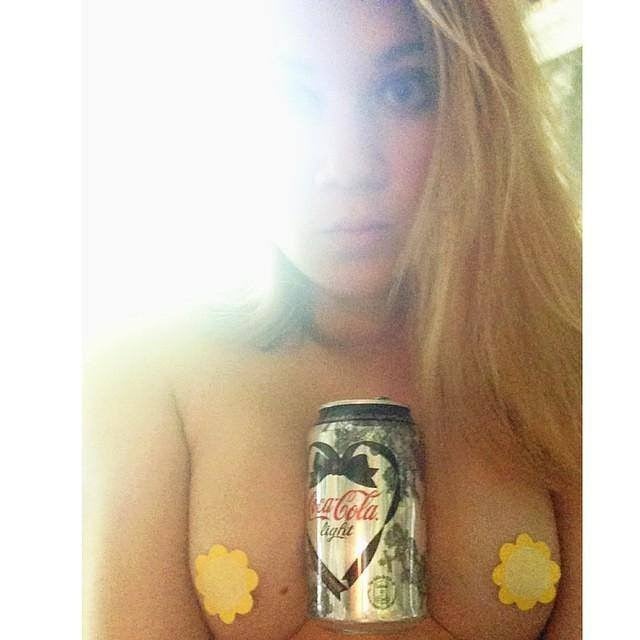 Hold a Coke with your Boobs Challenge Full Nude Topless GF Pics